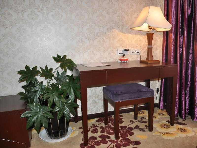 Ha Luo Hotel Куньмин Экстерьер фото